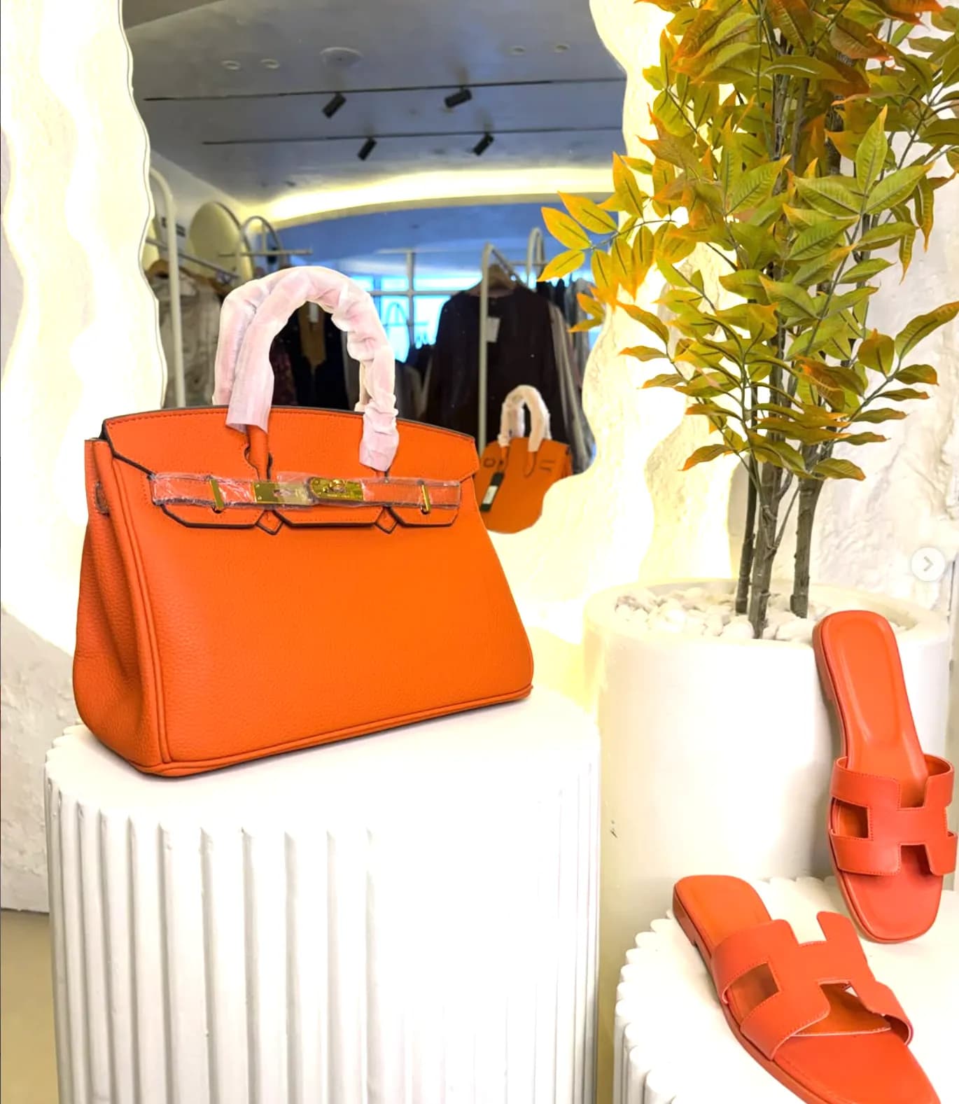 Orange bag and matching slides